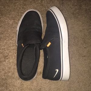 Nike slip on shoes